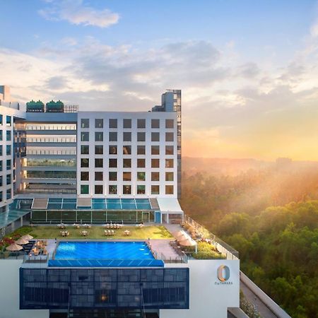 טריואנדרום O By Tamara, Trivandrum מראה חיצוני תמונה The hotel's rooftop pool